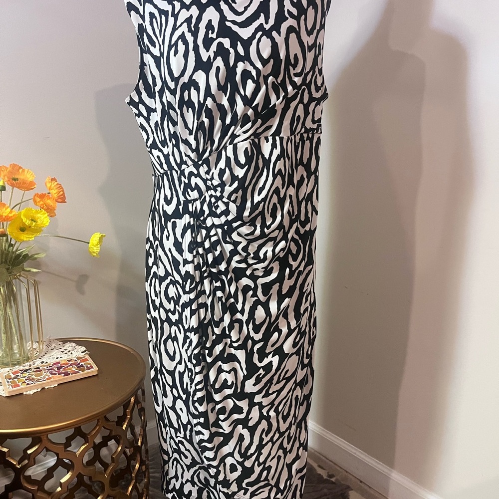 Enfocus Studio Black and White Abstract Midi Dress